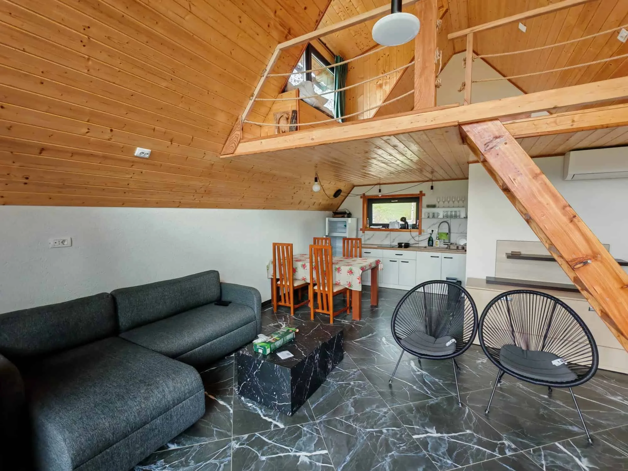 Cabana Hill House