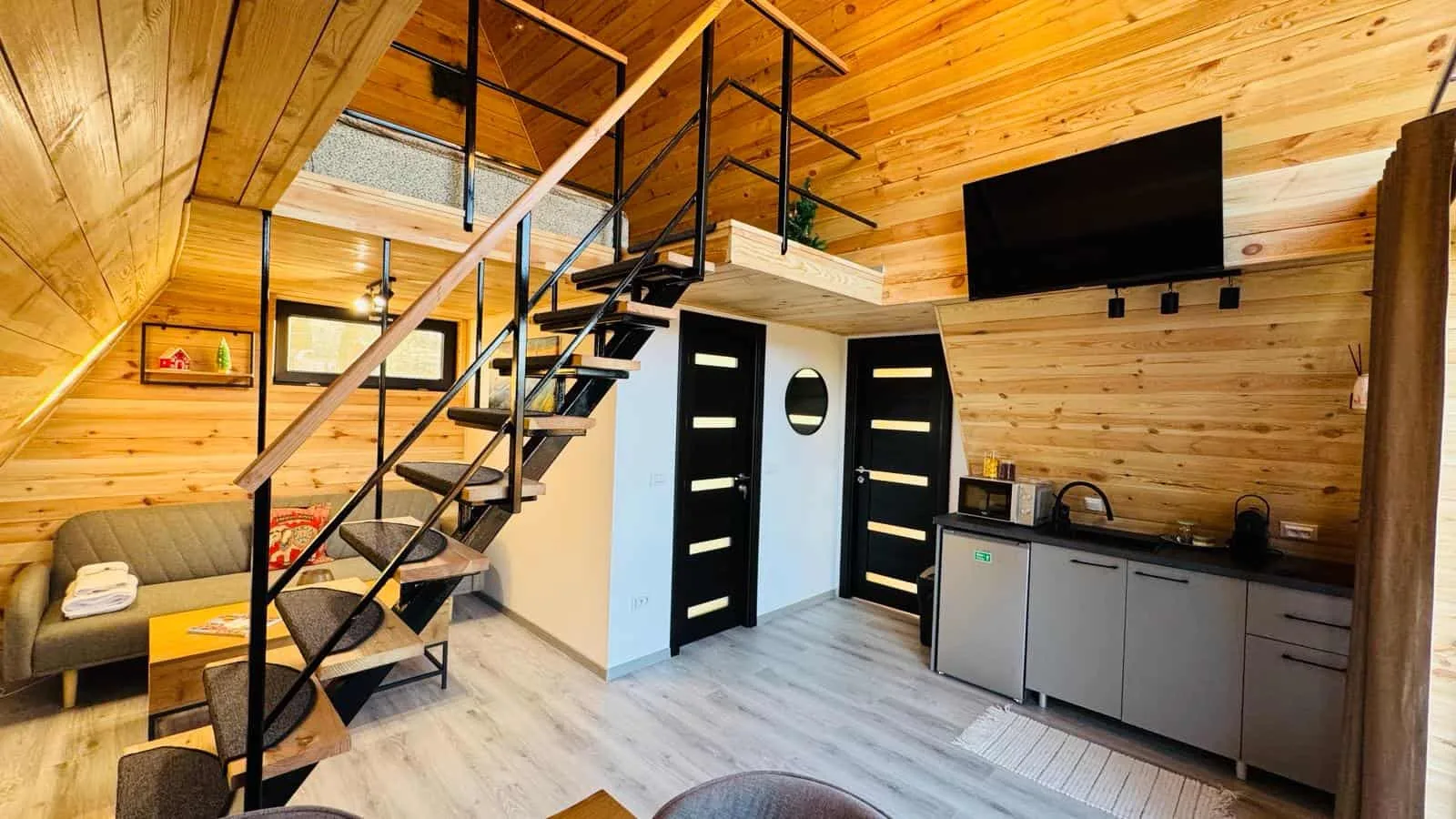 IezerVenture Cabins – Pattaya