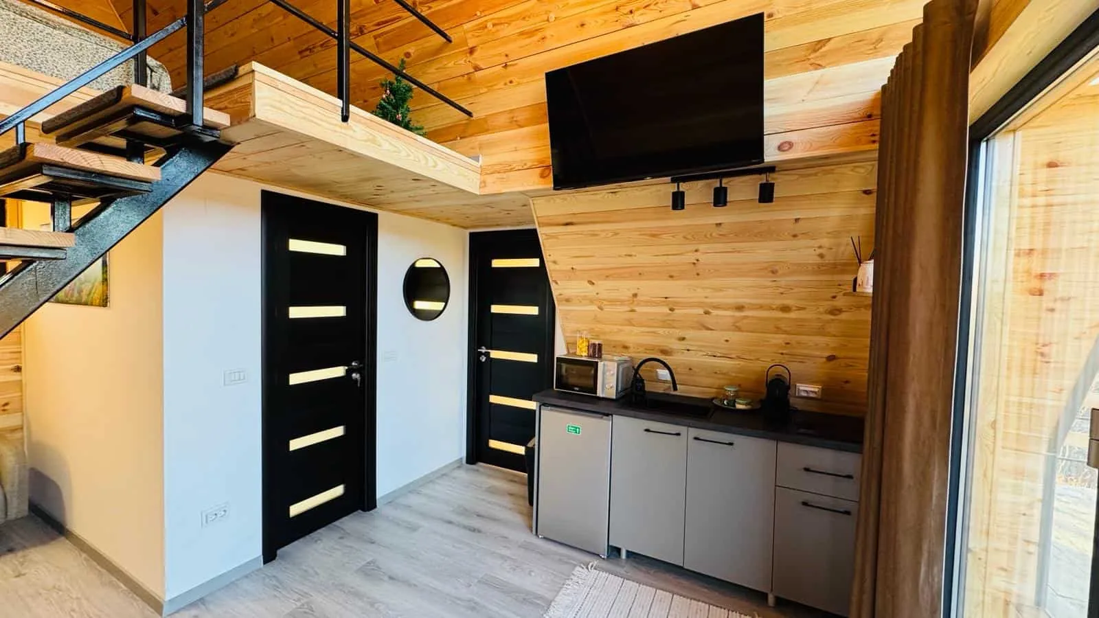 IezerVenture Cabins – Pattaya