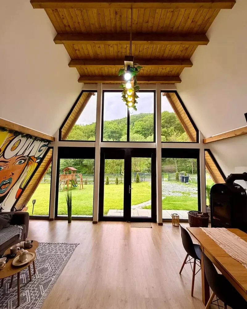 Lion Cabin