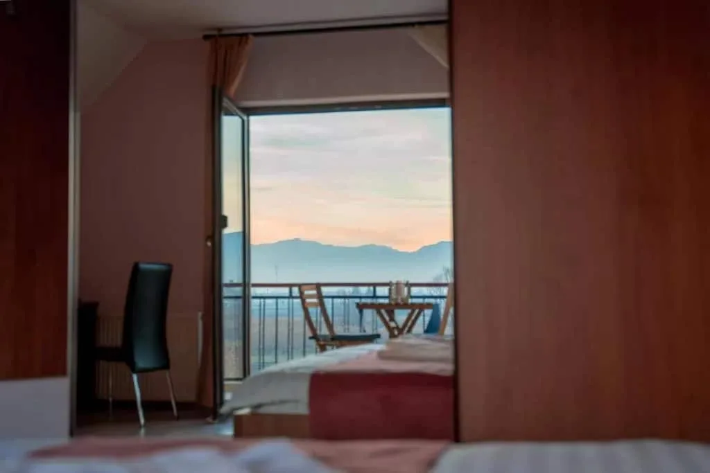 Roots Villa | Redwood